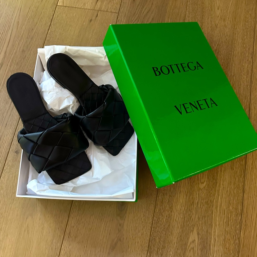 Bottega Veneta Lido Flat Sandal